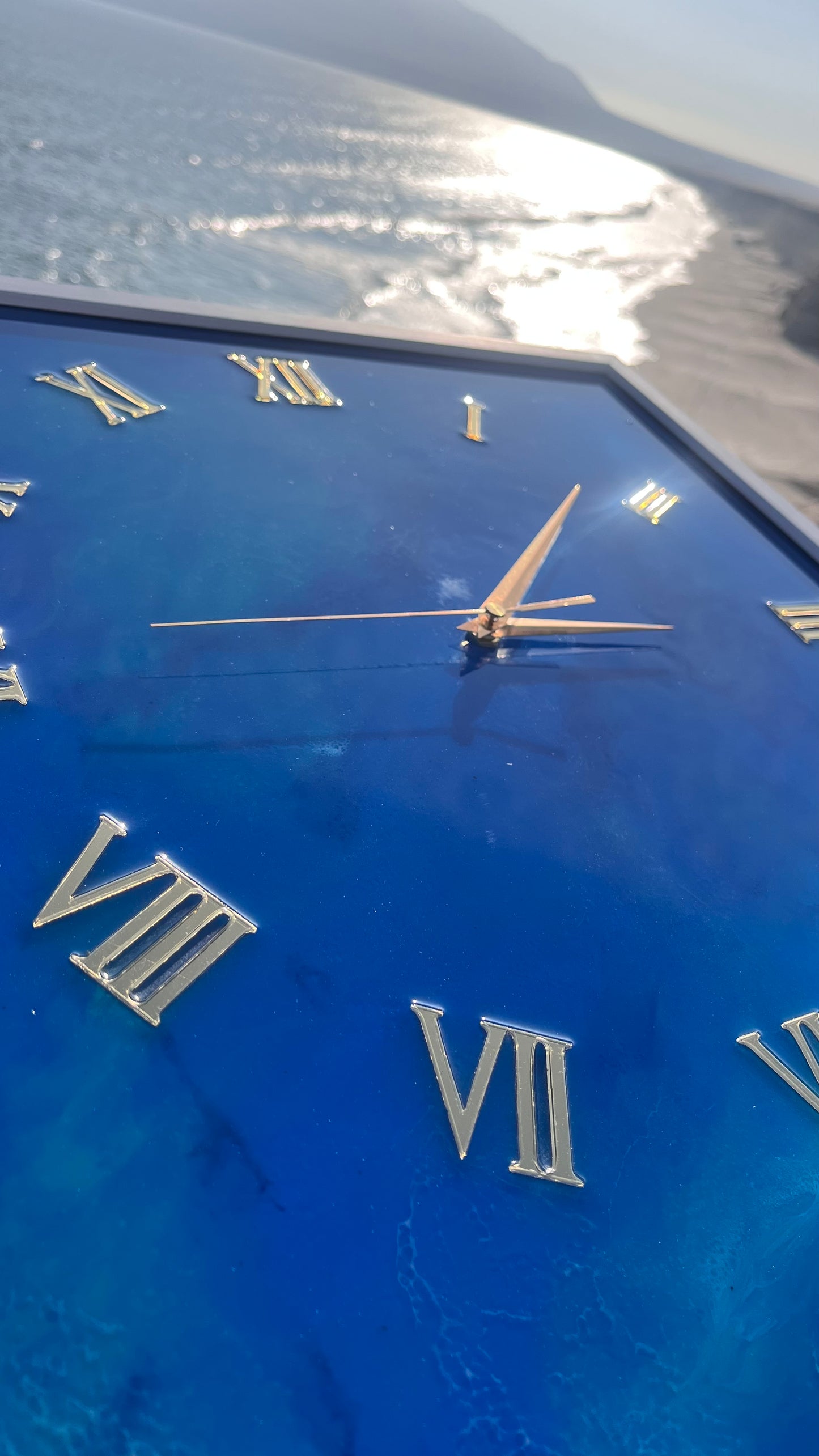 Colas de Ballenas - Reloj