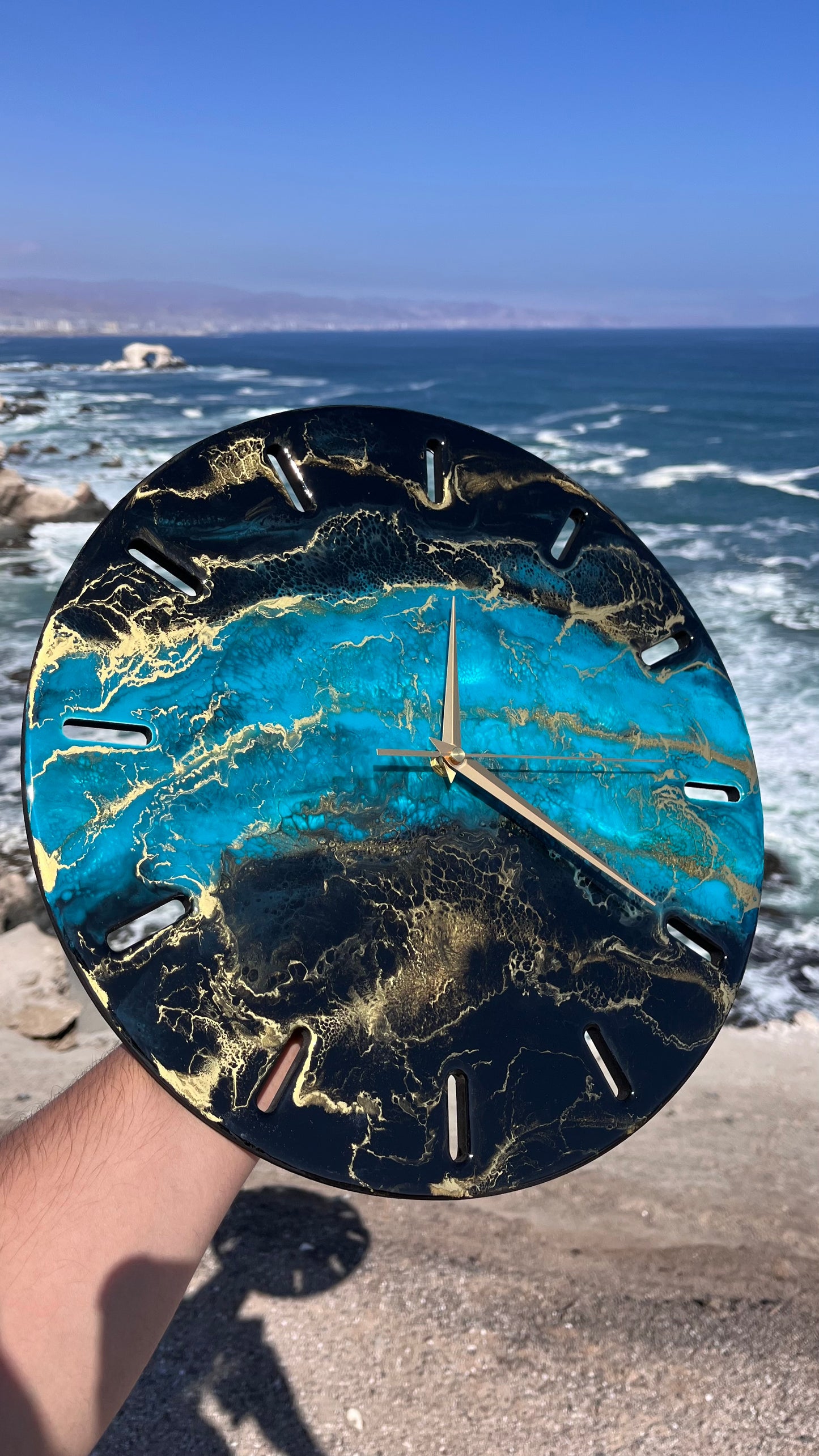 Reloj Abstracto Negro Turquesa Dorado✨